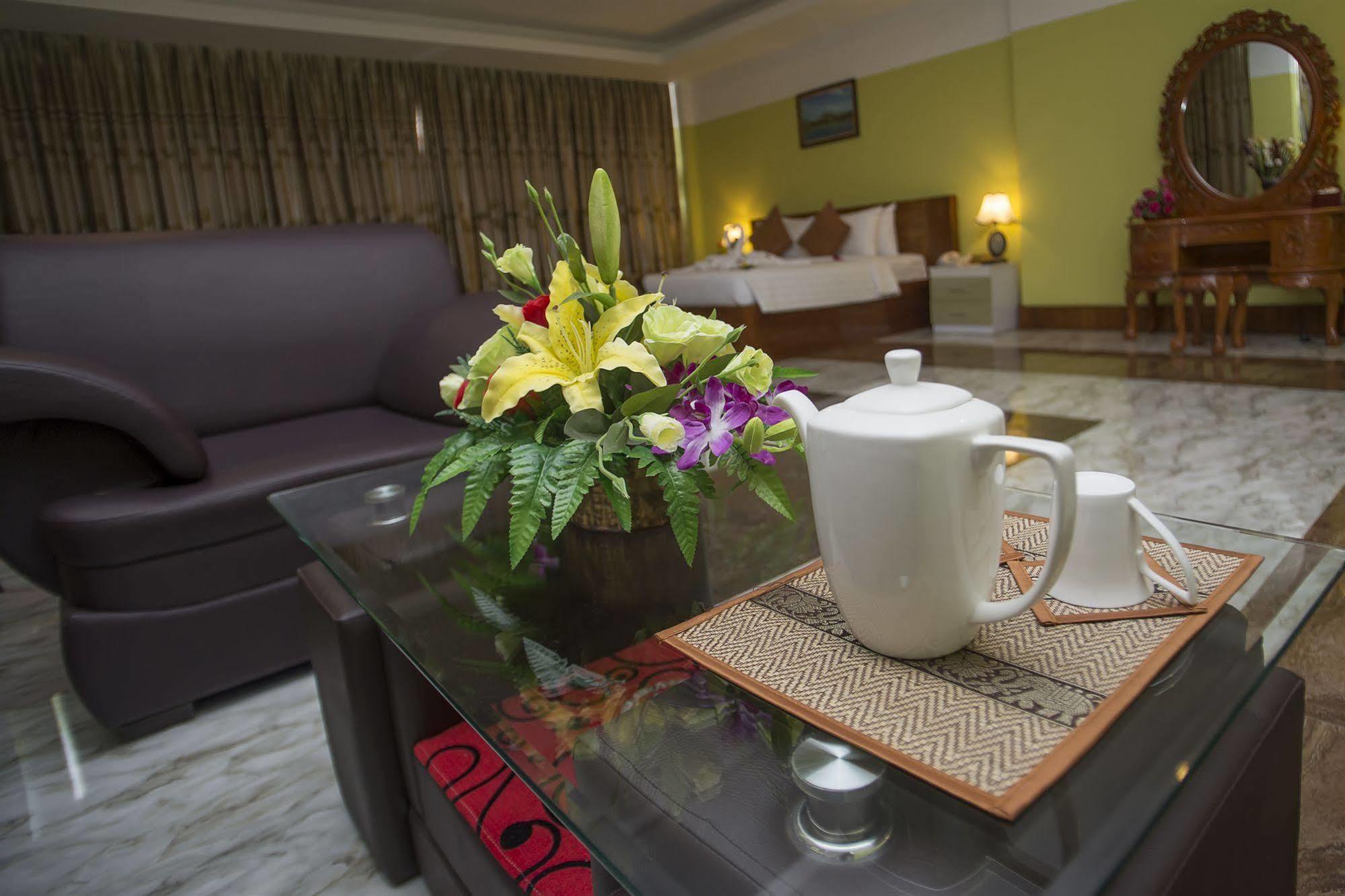 High Sky Hotel Phnom Pen Exterior foto