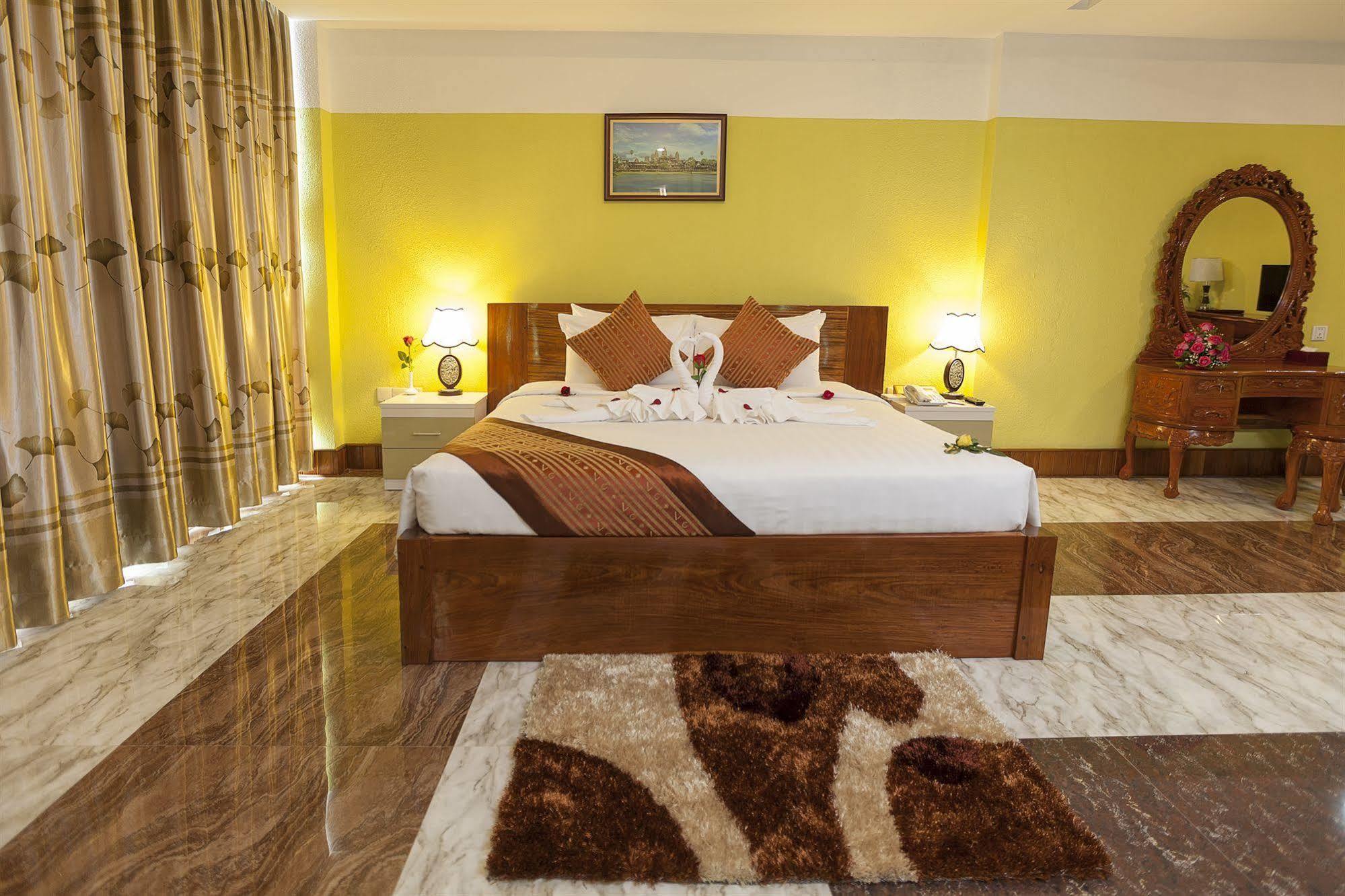 High Sky Hotel Phnom Pen Exterior foto