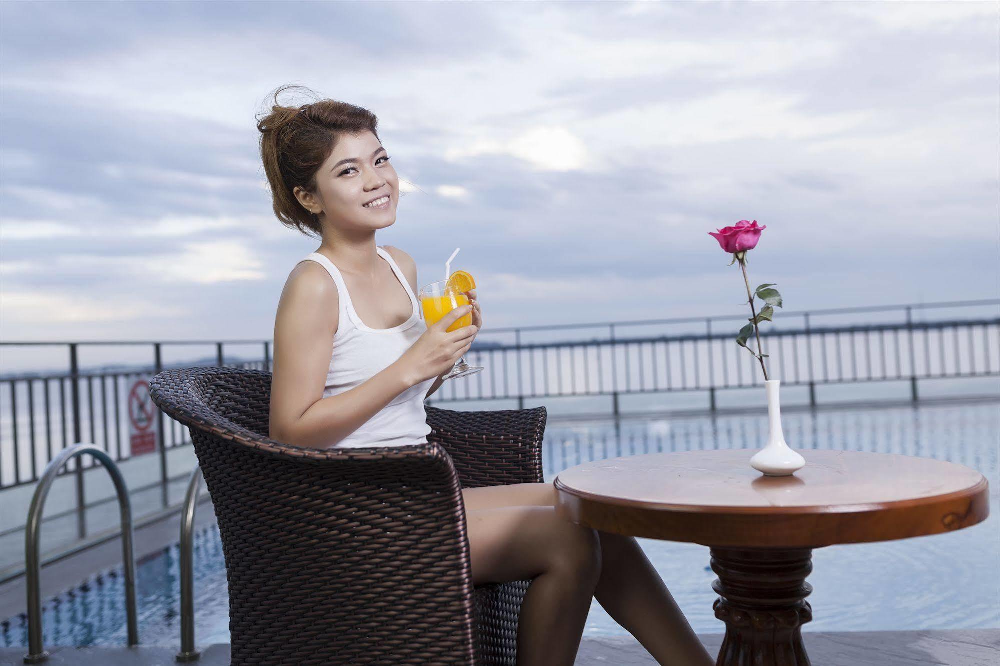 High Sky Hotel Phnom Pen Exterior foto