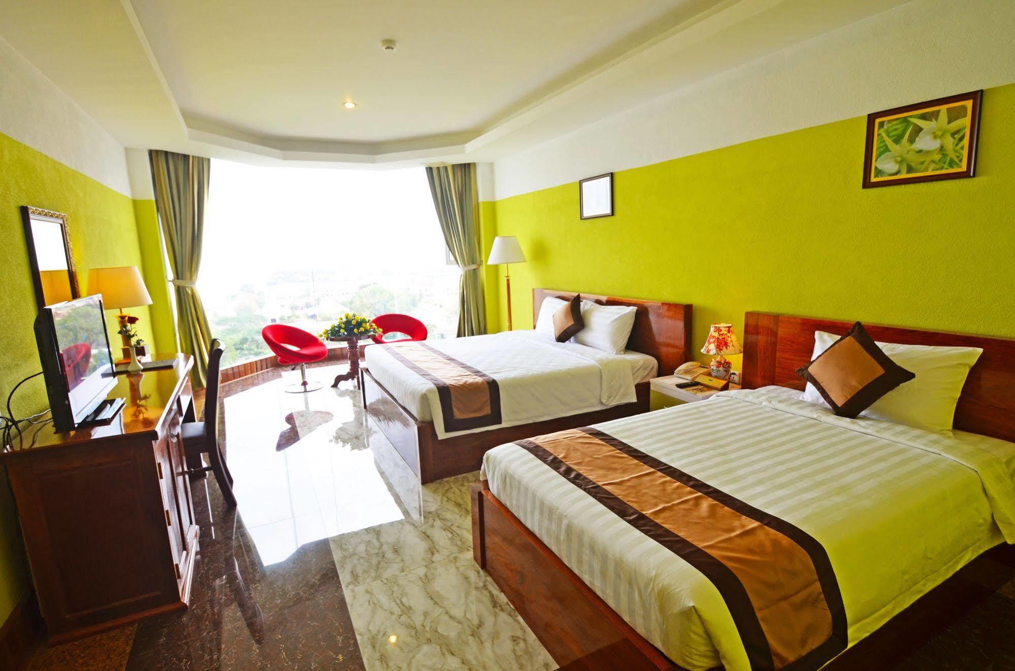 High Sky Hotel Phnom Pen Exterior foto
