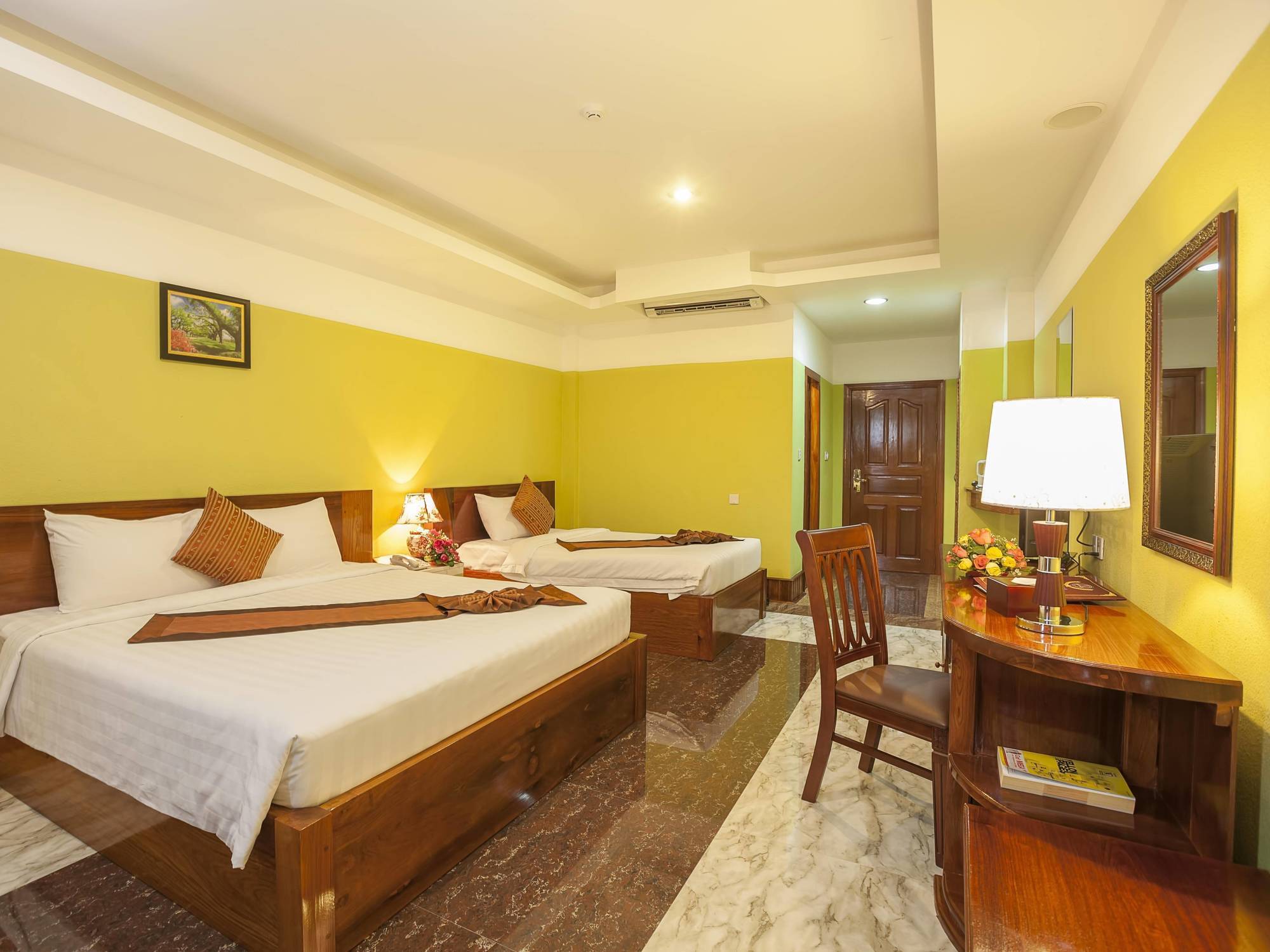 High Sky Hotel Phnom Pen Exterior foto